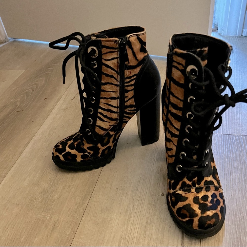Animal print heeled boots 6.5